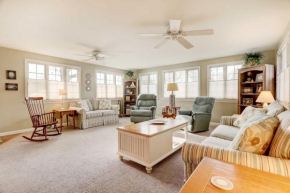 Westerly Retreat about quarter Mi to Private Beach!